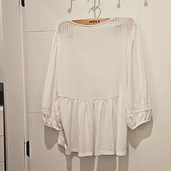 White Top made by Wishlist - Medium - Picture 4 of 4